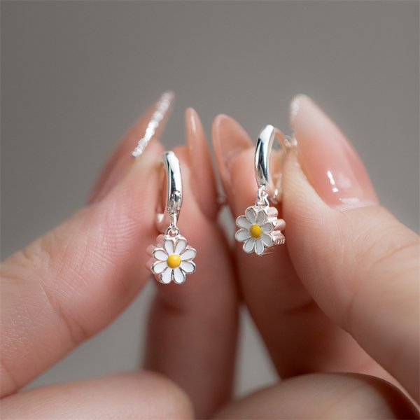 Korean Style Cute Small Daisy Flower Stud Earrings For Women Girls Sweet Statement Asymmetrical Earring Party Jewelry Gifts ShopOnlyDeal