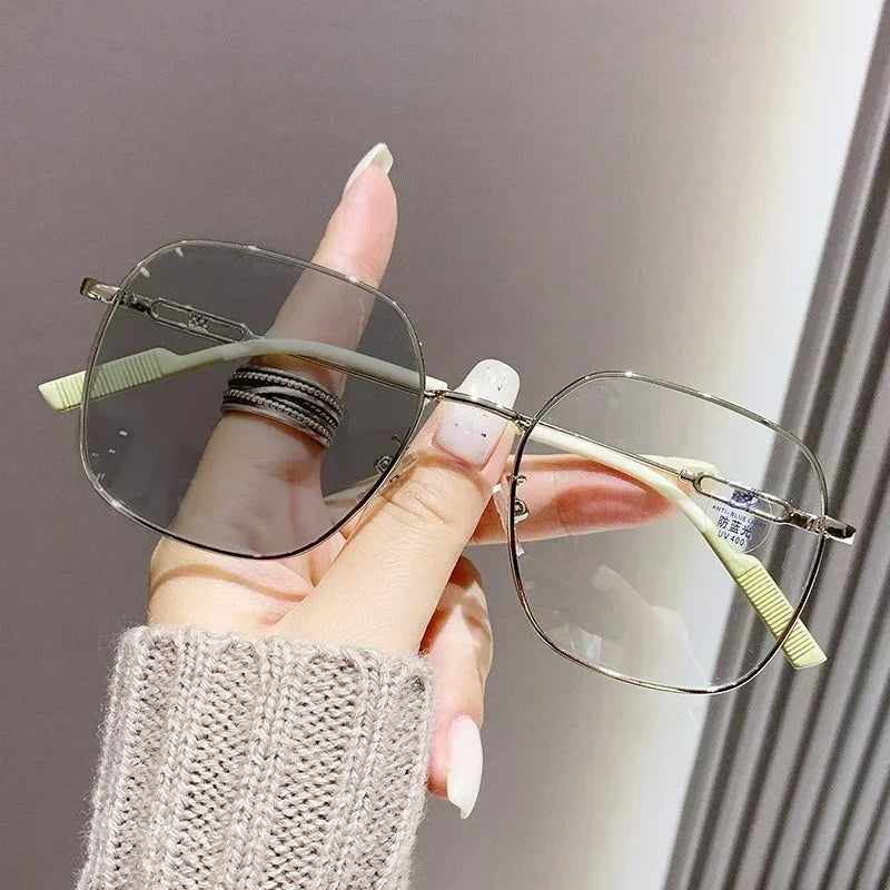 New Trend Oversized Frame Anti-Blue Light Photochromic Glasses Prescription Near Sight Computer Eyeglasses for Women 0 to -4.0 ShopOnlyDeal