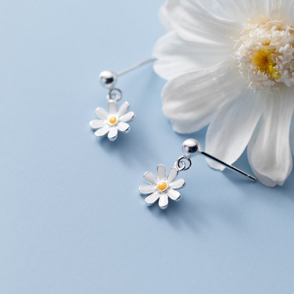 Korean Style Cute Small Daisy Flower Stud Earrings For Women Girls Sweet Statement Asymmetrical Earring Party Jewelry Gifts ShopOnlyDeal