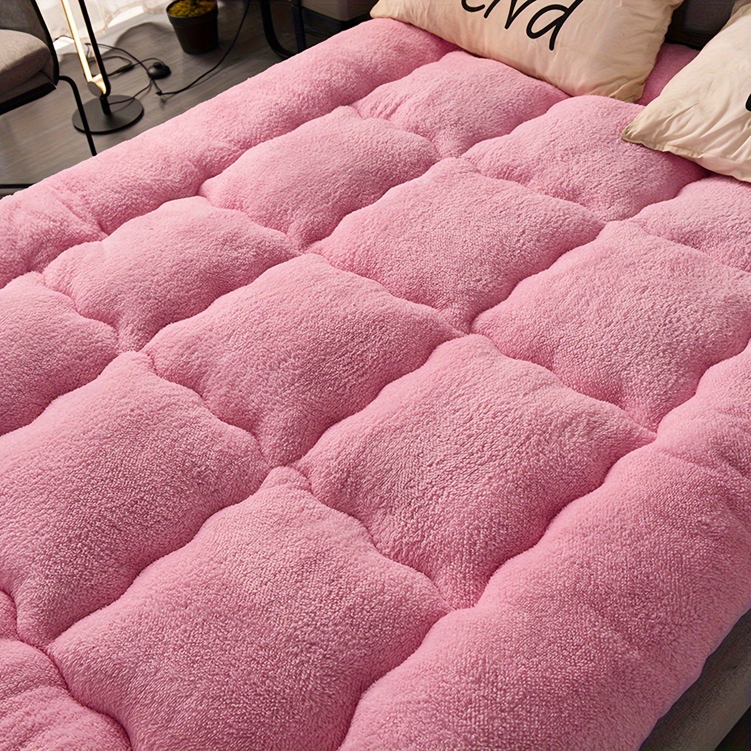 Soft and Skin-Friendly Thickened Lamb Velvet Mattress - Luxuriously Fluffy Comfort ShopOnlyDeal