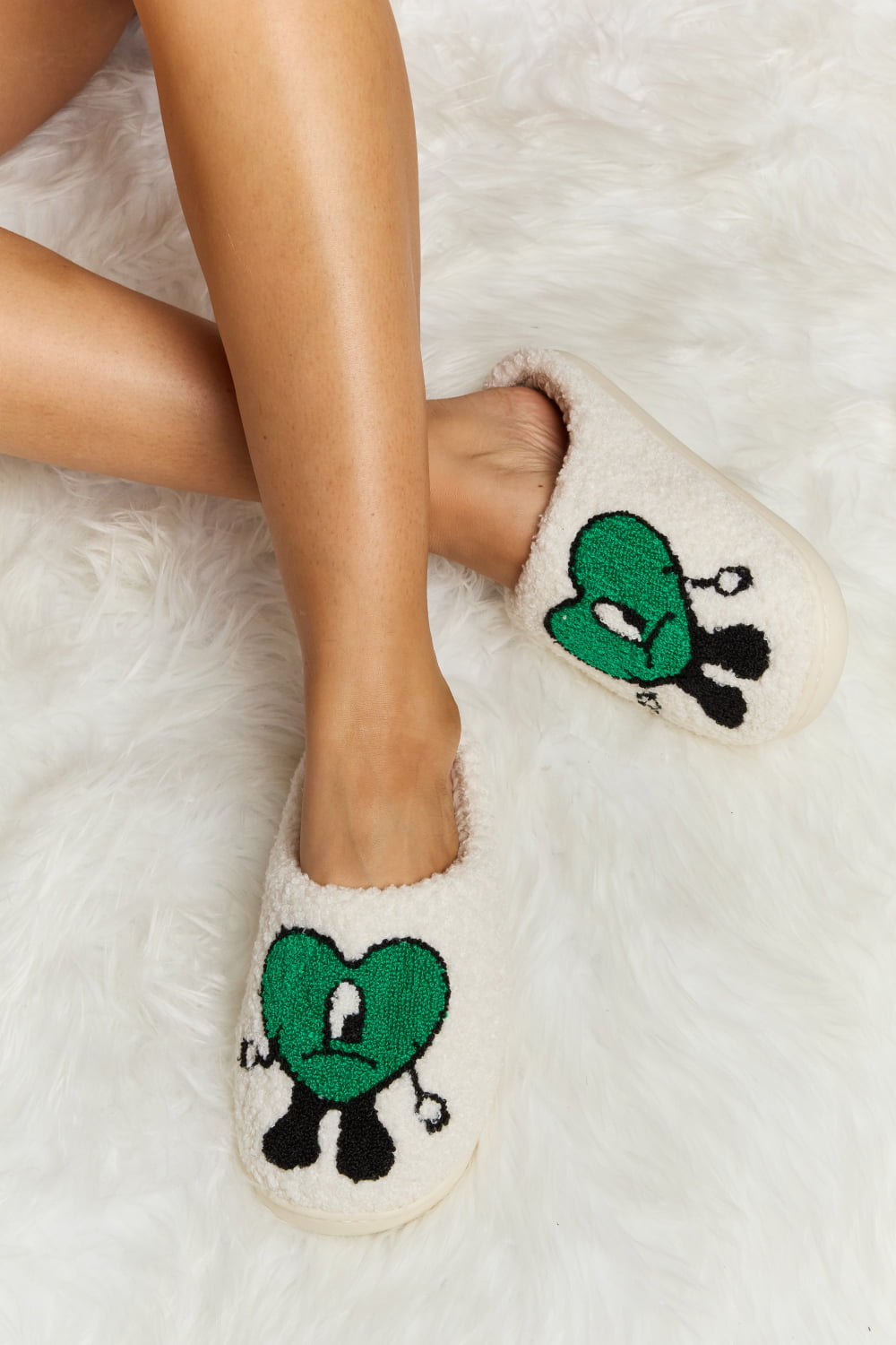 Step into Comfort and Style: Melody Love Heart Print Plush Slippers for Cozy and Chic Relaxation ShopOnlyDeal