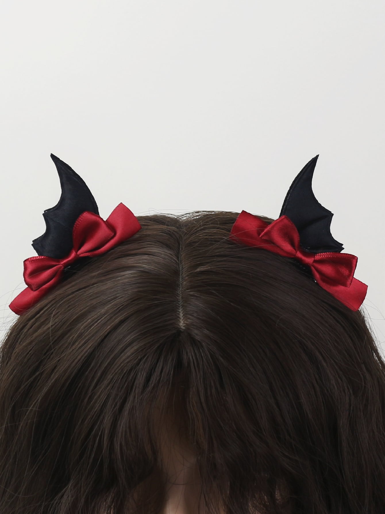 Bat Wing & Bow Decor Alligator Hair Clip 2pcs ShopOnlyDeal