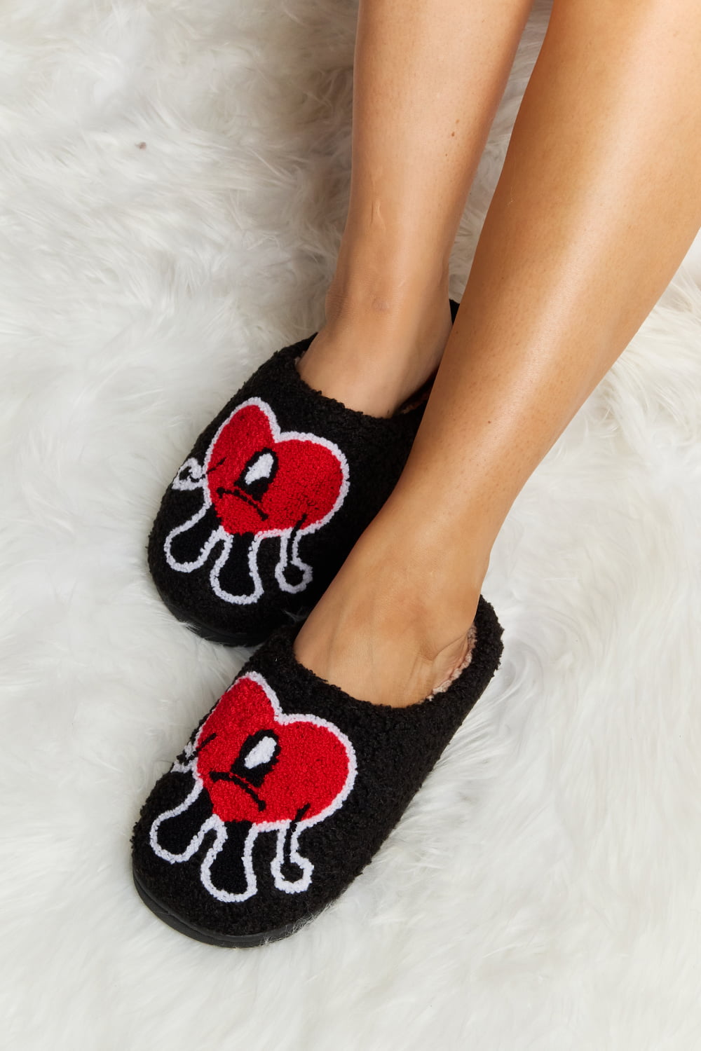 Step into Comfort and Style: Melody Love Heart Print Plush Slippers for Cozy and Chic Relaxation ShopOnlyDeal