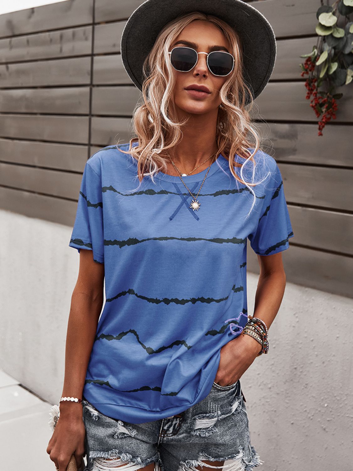 Waveform Print Round Neck Tee ShopOnlyDeal