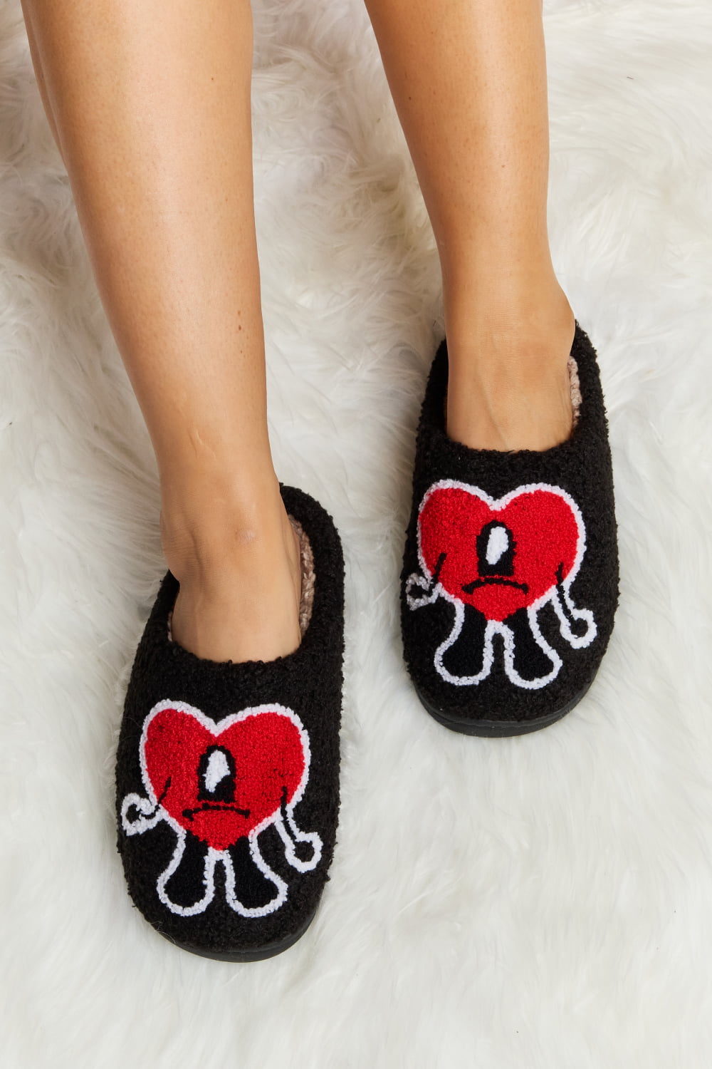 Step into Comfort and Style: Melody Love Heart Print Plush Slippers for Cozy and Chic Relaxation ShopOnlyDeal