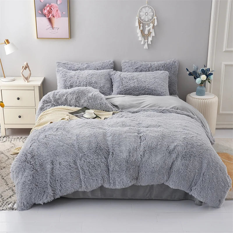 Plush Duvet Cover Pillowcase Warm And Cozy Bedding Three-Piece Set of Skin-friendly Fabric for Single And Double Beds ShopOnlyDeal