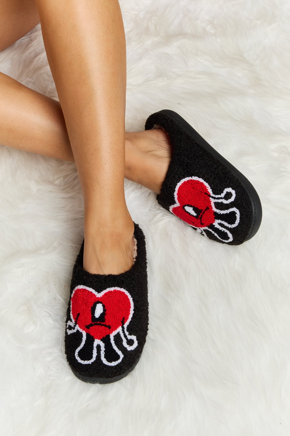 Step into Comfort and Style: Melody Love Heart Print Plush Slippers for Cozy and Chic Relaxation ShopOnlyDeal